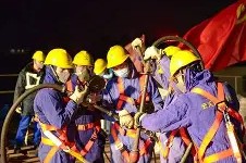 爱游戏体育-关于棒球夜战：齐鲁银狐队强势反弹祁连猎隼队，主帅临场妙招定海神针仍在的信息